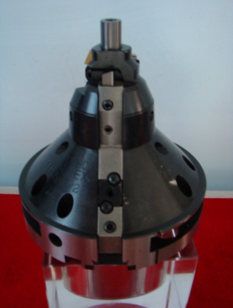 人工卫星（气门圈及导管压入后精加工）